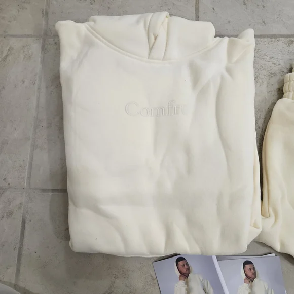 Butter Yellow Hooded Sweatshirt & Joggers Set - Medium/small - Picture 2 of 11